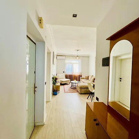 Boulevard Cozy Retreat With Easy Self-check-secure Lockbox Access Apartment Vlorë
