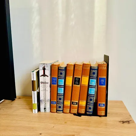 Apartment Boulevard Cozy Retreat With Easy Self-check-secure Lockbox Access Vlorë