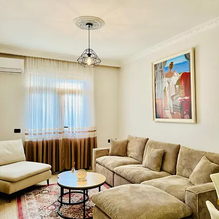 Boulevard Cozy Retreat With Easy Self-check-secure Lockbox Access Vlorë